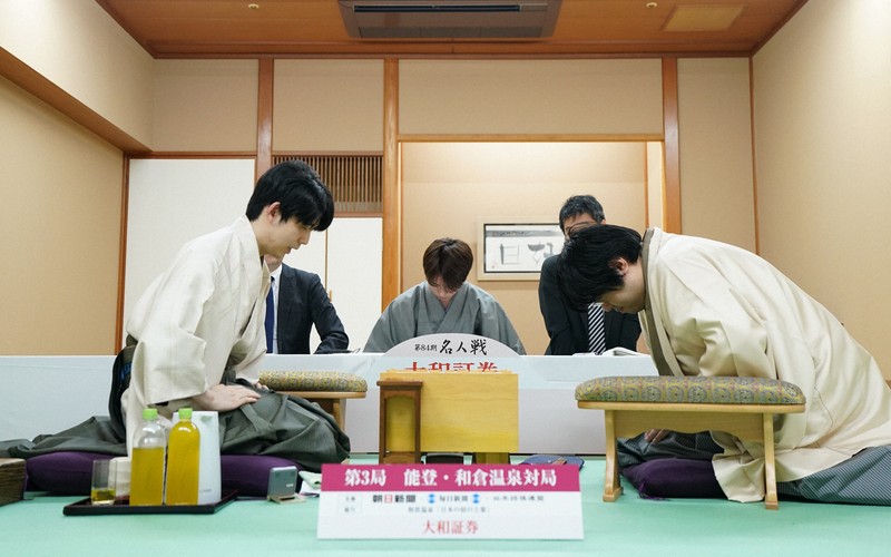 藤井名人が糸谷九段に勝利 4連覇に王手 名人戦第3局 | 毎日新聞