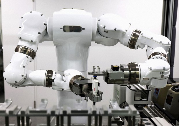 Autonomous lab research equipment