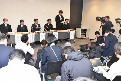 会見には大勢の報道陣が詰めかけた＝新潟市中央区で2026年5月10日、戸田紗友莉撮影