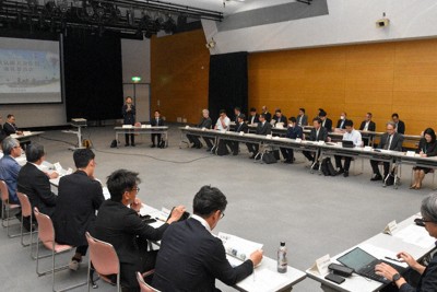 事業計画について話し合った運営委員会＝佐賀市で2026年5月11日午前10時4分、成松秋穂撮影