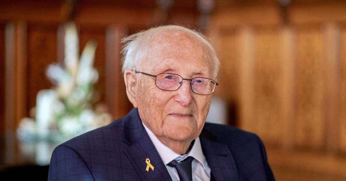 ユダヤ人虐殺の生還者が死去　101歳　収容所の経験語り継ぐ