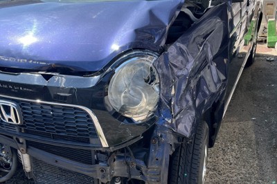 若山哲夫容疑者が事故を起こした車＝12日、新潟県村上市（共同）