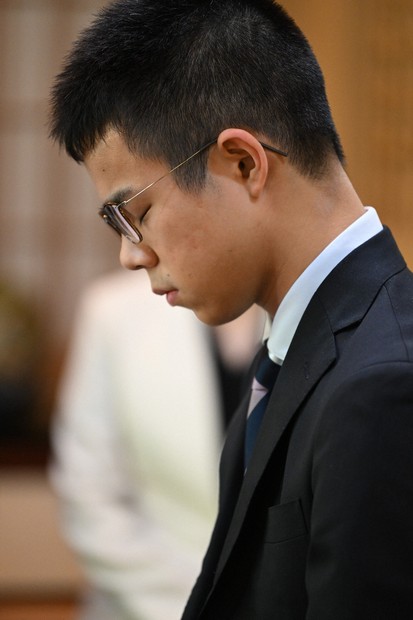 囲碁・高尾九段「20歳の挑戦者に気合感じた」 本因坊戦開幕 | 毎日新聞
