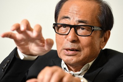 「ライブのリハーサルはしない。音を合わせるのではなく、相手がどうくるかを考えながら、『合っちゃった』というのが最高」と話す大野雄二＝大阪市北区で2016年8月1日、川平愛撮影