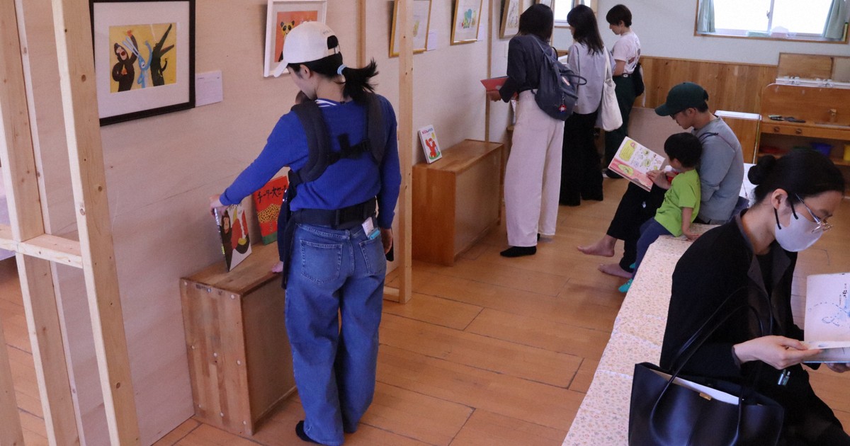 Exhibition brings peace-themed picture book art to Japanese preschools