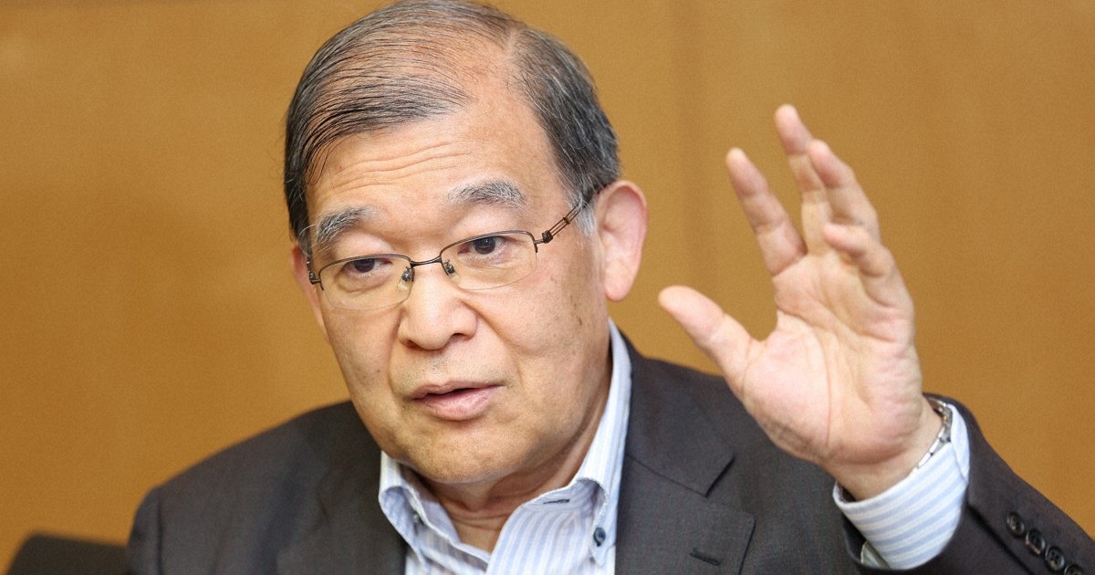 記者の質問に答えるJR九州の唐池恒二相談役＝福岡市博多区で2026年4月17日、玉城達郎撮影