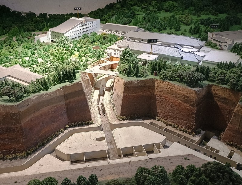 文化大革命60年の中国 林彪の秘密基地で見た「独裁の亡霊」 | 毎日新聞