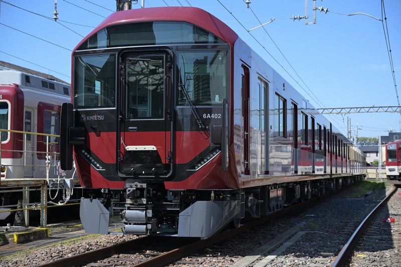 近鉄が新型車両「6A系」を公開 有料座席指定サービス「すわれ～る」に
