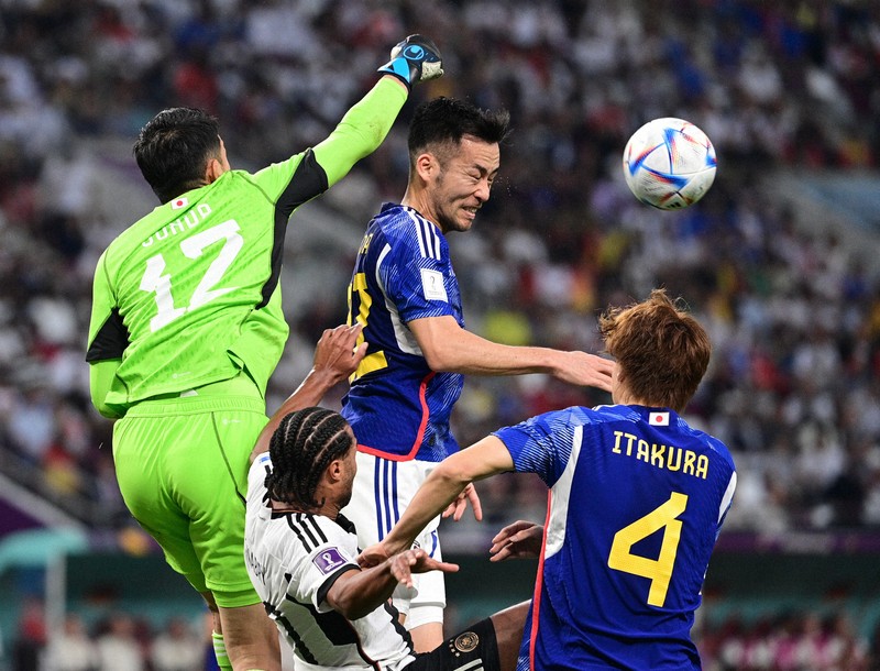 22年カタールW杯 ドイツ、スペインを破った日本 [写真特集1/32] | 毎日新聞