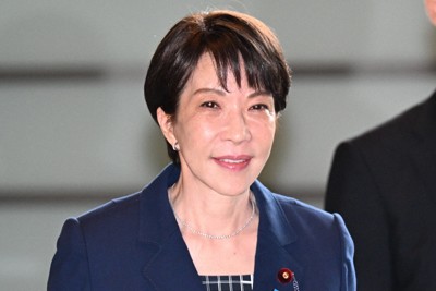 首相官邸に入る高市早苗首相＝2026年5月15日午前8時14分、平田明浩撮影