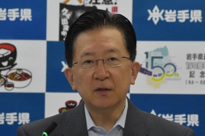 クマによる人身被害について「強い警戒を要する事態」と語った達増拓也知事＝岩手県庁で2026年5月15日午前10時38分、山田英之撮影