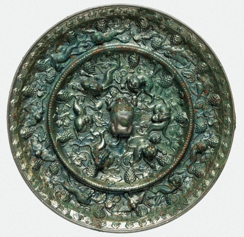 高松塚古墳 副葬品「海獣葡萄鏡」 奈文研“古代中国製”と再確認 明日香