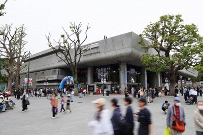 改修のため休館中の東京文化会館＝東京都台東区で2026年5月、吉田航太撮影
