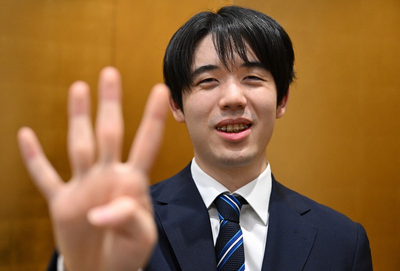 名人戦4連覇 藤井聡太名人一夜明けインタビュー [写真特集1/7] | 毎日新聞