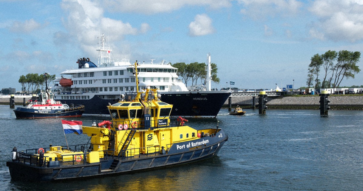 Hantavirus-stricken cruise ship docks in the Netherlands for disinfection