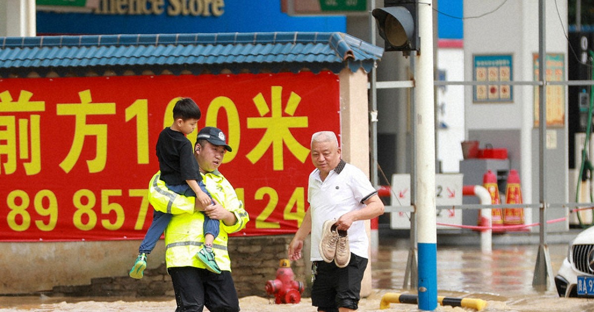 Banjir dan Hujan Deras Landa China, 12 Tewas dan Puluhan Ribu Mengungsi