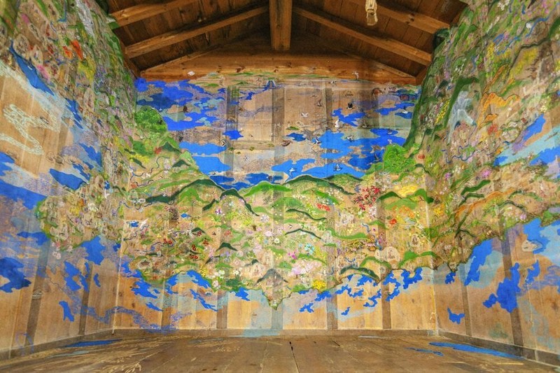 能登地震：“曼荼羅”復興手助けに 珠洲 被災の古民家壁画 制作・金沢