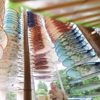 涼しげな「水うちわ」 夏本番を前に岐阜で製作最盛期 [写真特集3/11