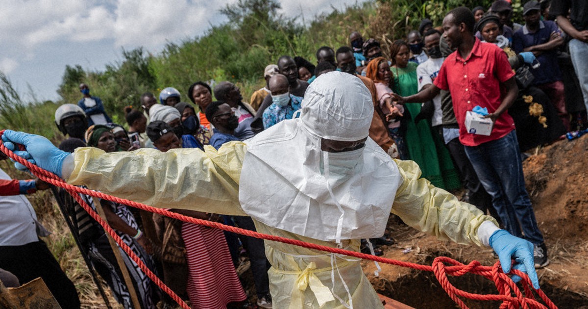 A second Ebola treatment center is set ablaze in eastern Congo, with 18 suspected cases fleeing