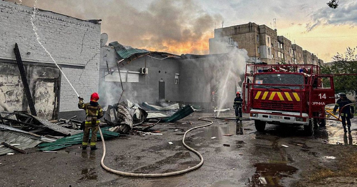 Russia pounds Kyiv with missiles and drones, shaking city center and injuring 10
