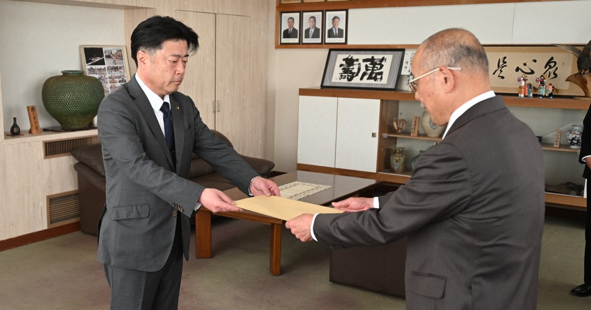 福岡・田川市長が辞職届提出　元秘書へのセクハラ認定受け