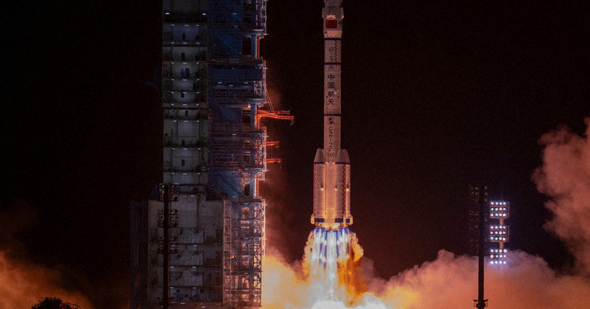 China Kirim Shenzhou 23 ke Stasiun Luar Angkasa, Satu Astronot Bertahan Setahun Penuh