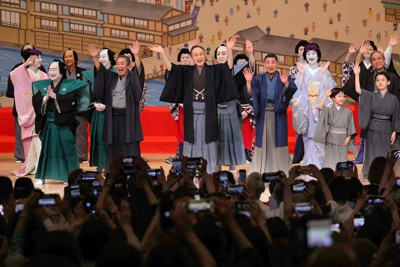 小手伸也化身「妖精大叔」 舞台劇《コテンペスト》挑戰自我極限