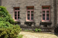 The wall surface of the Iwakuni Chokokan museum, decorated with slag bricks, resembles stone masonry, as seen in Iwakuni, Yamaguchi Prefecture, July 23, 2024. (Mainichi/Minoru Kanazawa)