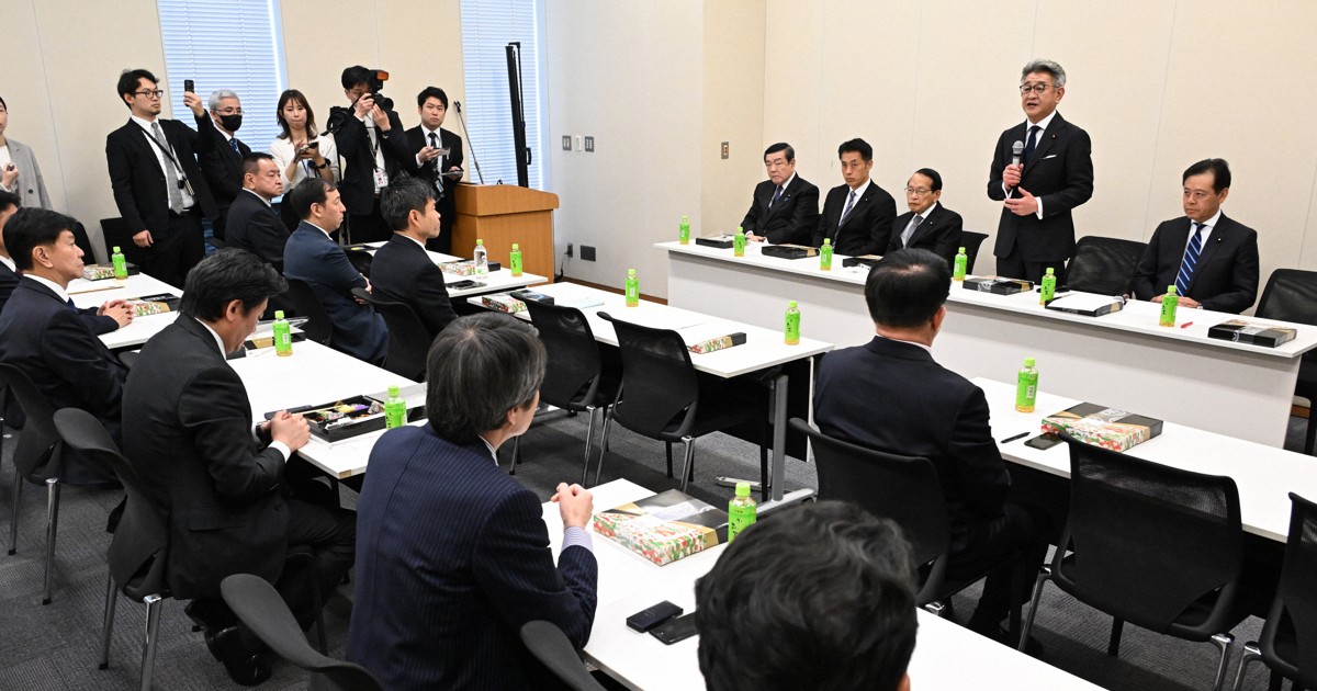 読む政治:復活した武田氏　旧二階派糾合に交錯する期待と警戒