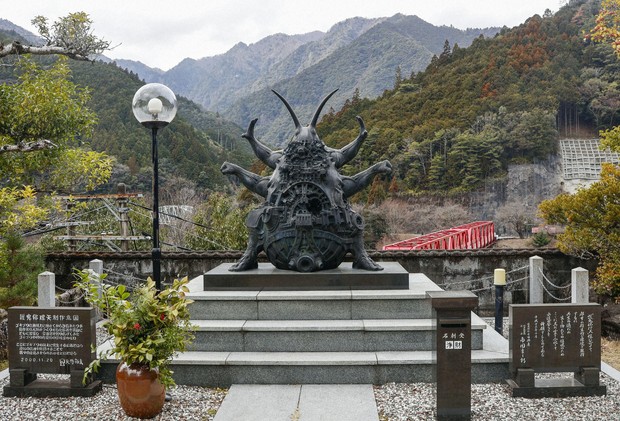 Giant cockroach statue brings new life to shrinking Nara village