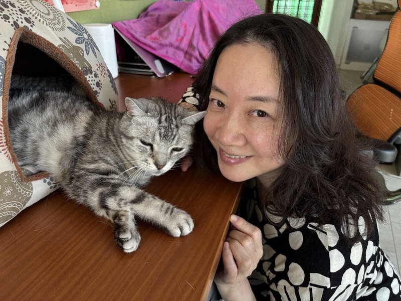 余生には毒のない漫画を」 西原理恵子さんの新作「ねこいぬ漫画かき