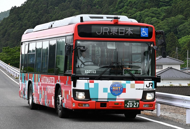 最速「レベル4」の自動運転バス、乗り心地は? 試乗してみた | 毎日新聞