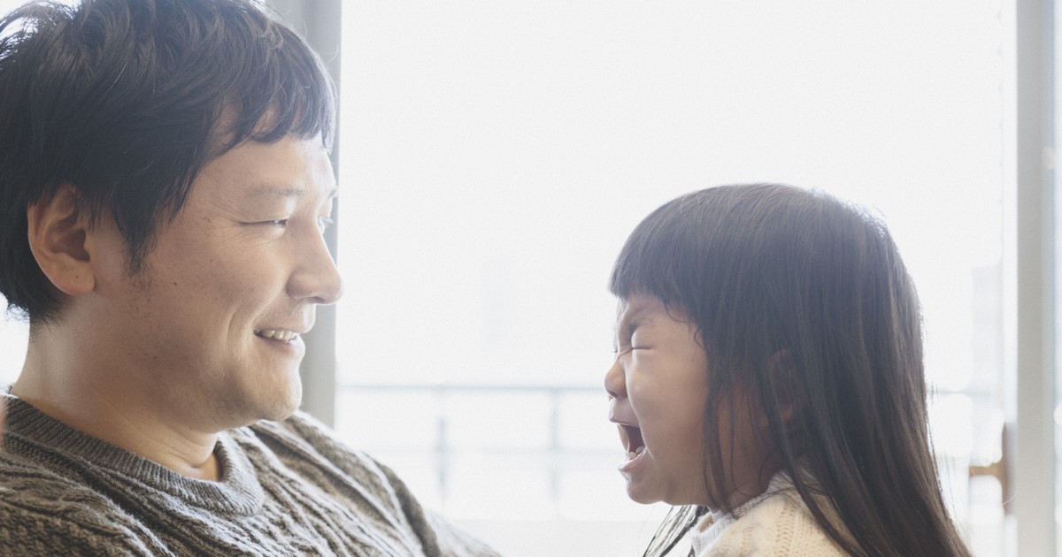 ファクトチェック:子供が男性を怖がるのは本能?　なぜ女性に懐く?　心理学者に聞く