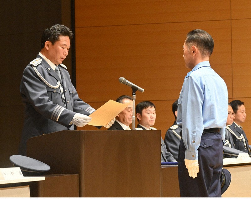 長期勤続者を表彰 県警本部長、101人に感謝と激励 ／奈良 | 毎日新聞