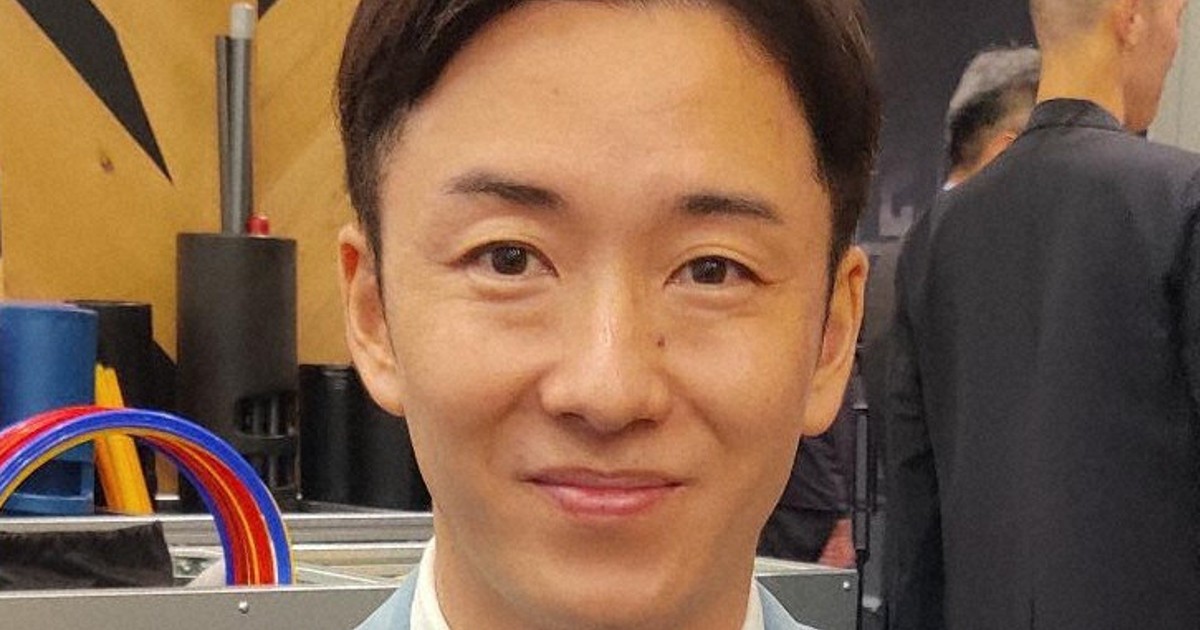 「僕の聖地」斎藤佑樹さん、神宮球場で始球式　清宮を打席に迎え