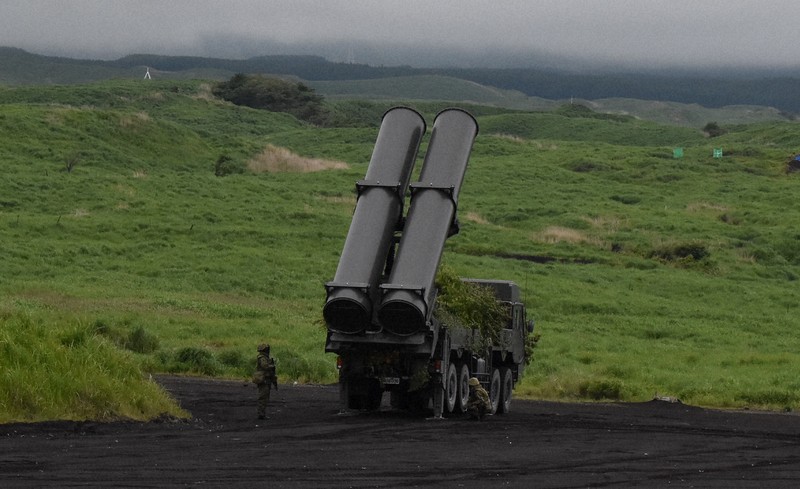 陸自が「富士総合火力演習」 国内最大規模、ミサイル発射機公開 [写真