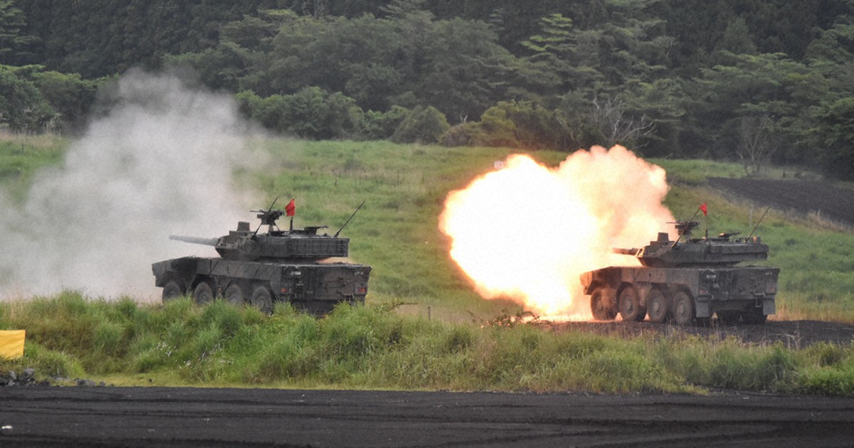 陸自：国内最大規模、実弾射撃訓練 東富士演習場で陸自 | 毎日新聞