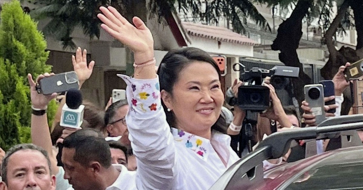 ペルー大統領選の決選投票、接戦か　出口調査でフジモリ氏優勢