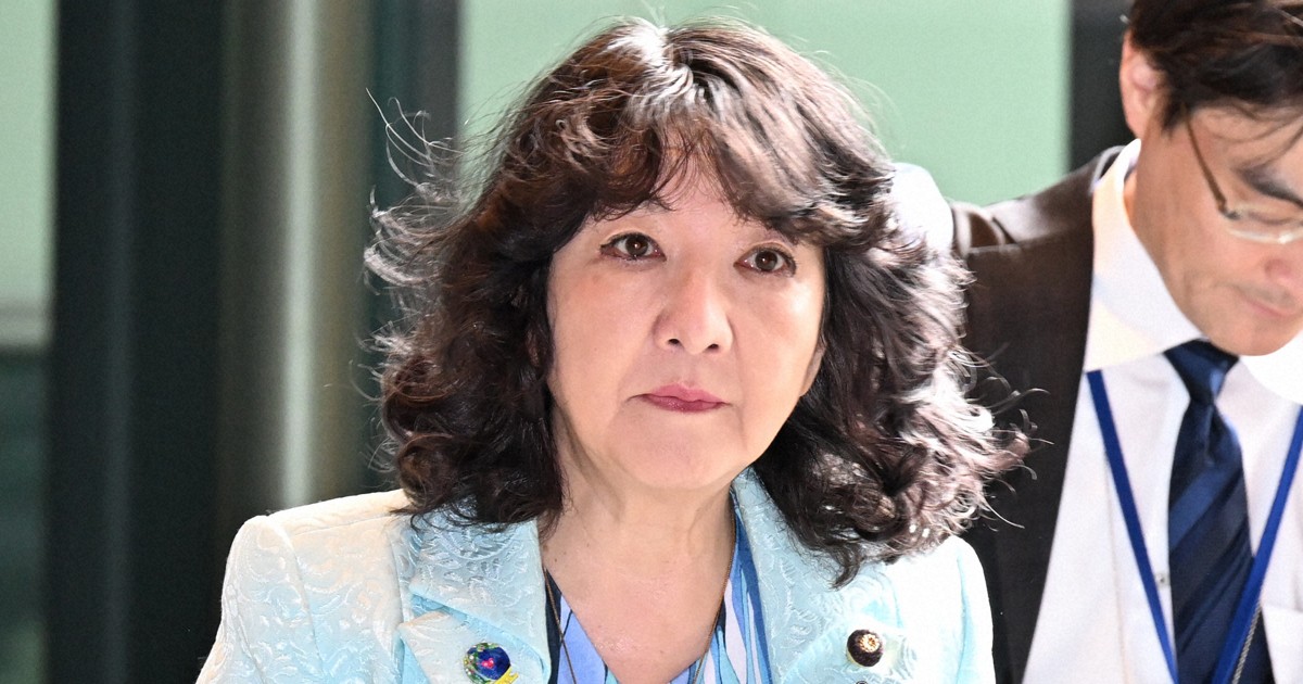 片山財務相、過度な円安をけん制「断固たる措置を取る用意ある」
