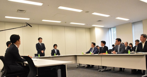 高齢者の医療費負担、「原則3割」巡り調整続く　自維で隔たり