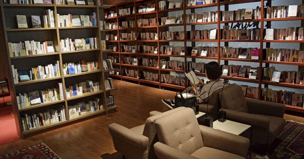 Bookstores in Japan offering gyms, cafes, lounges to attract customers