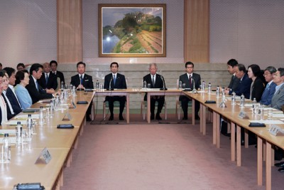 讀政治:國會共識傾向女性皇族優先,養子繼承「待再議」