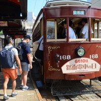 115年前に製造の路面電車走った 「168号」長崎で記念運行 [写真特集1/4