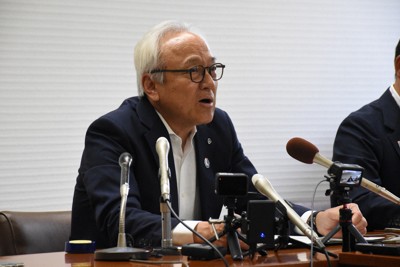 福岡知事:海外視察、政治資金問題「無需設第三方委員會」