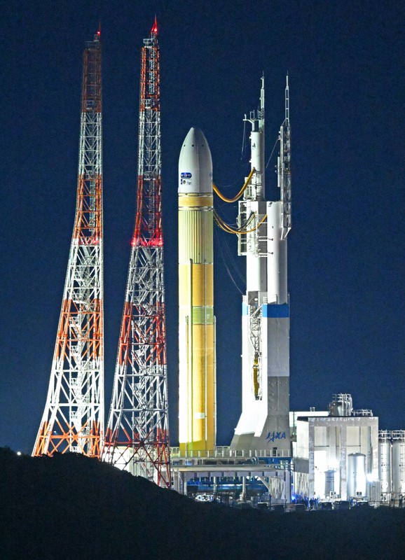 H3ロケット6号機 打ち上げを前に機体移動 [写真特集9/7] | 毎日新聞