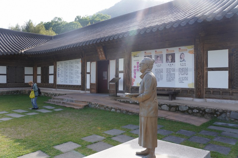韓国女性作家の草分け 代表作が生む日韓読書交流の可能性とは | 毎日新聞
