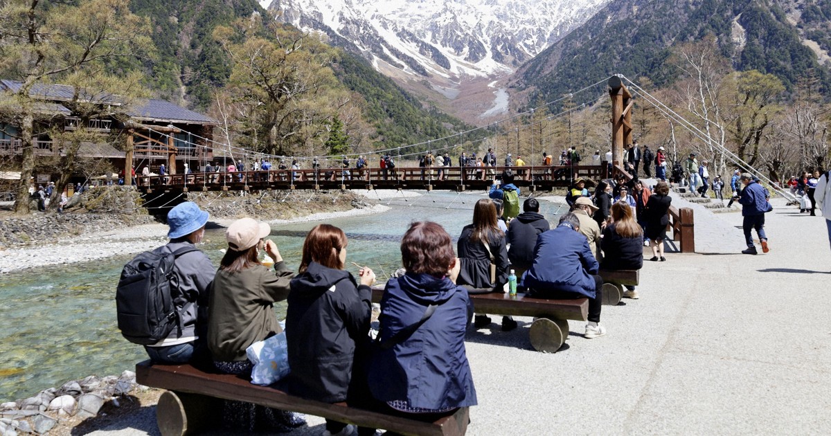 Visitor fee for Japan highland resort Kamikochi eyed for conservation