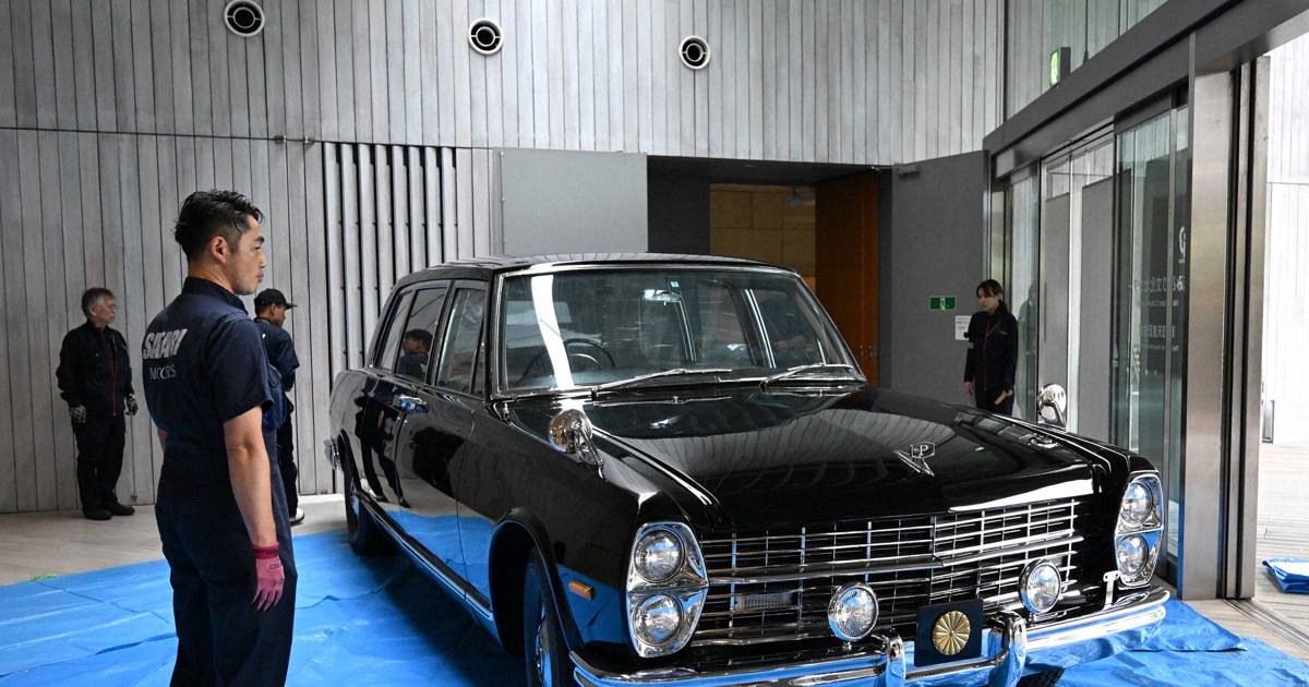 御料車搬出 昭和天皇記念館の改修で [写真特集1/12] | 毎日新聞