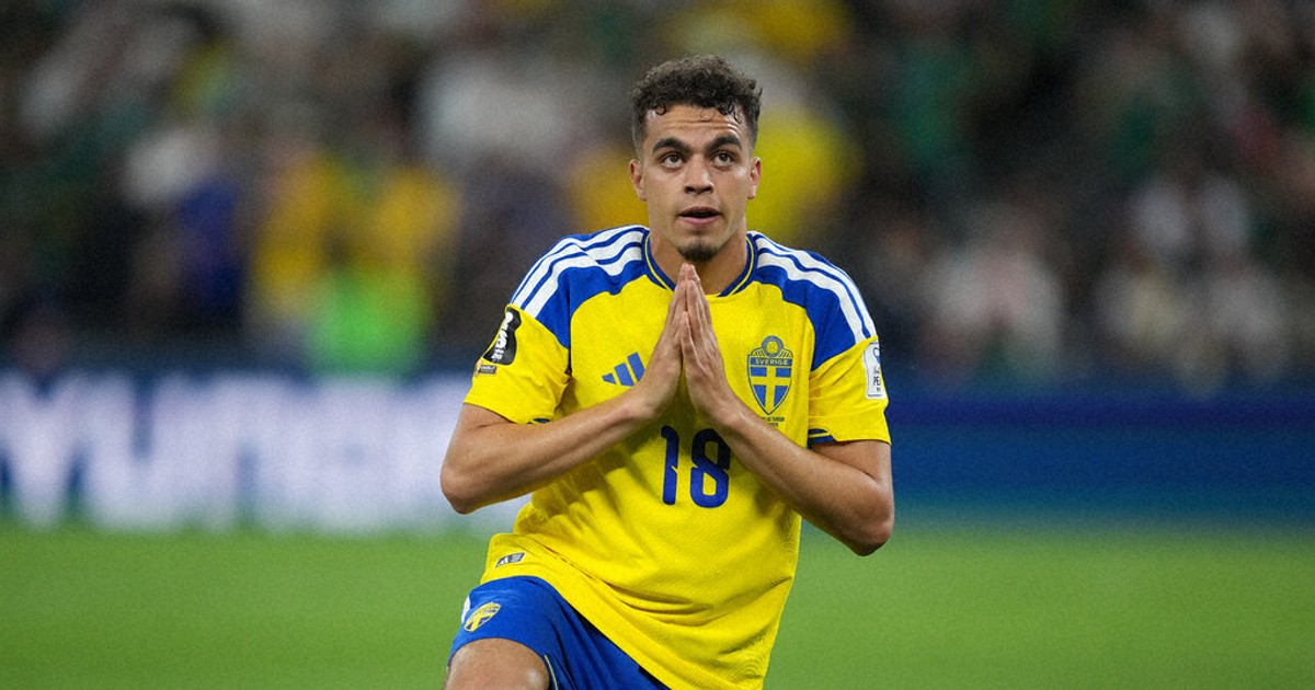 Sweden gets 2 goals from Yasin Ayari and pounds Tunisia 5-1 to move atop World Cup Group F