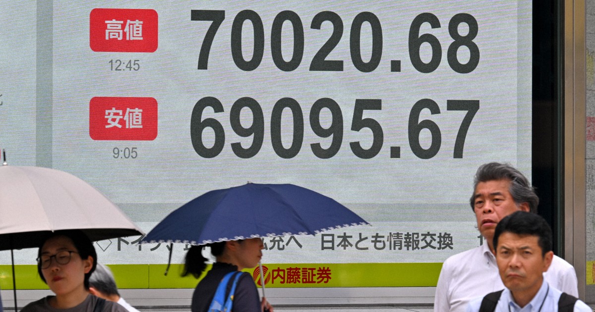 日経平均株価、一時7万円突破 史上初の大台に